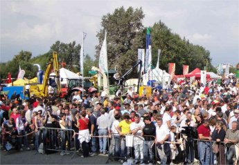 Folla alla fiera Forlener, Filiera Foresta Lerno Energia